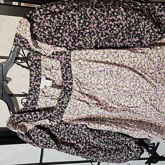 Carolina Belle Montreal Floral Blouse Size Small NWT - Picture 3 of 7